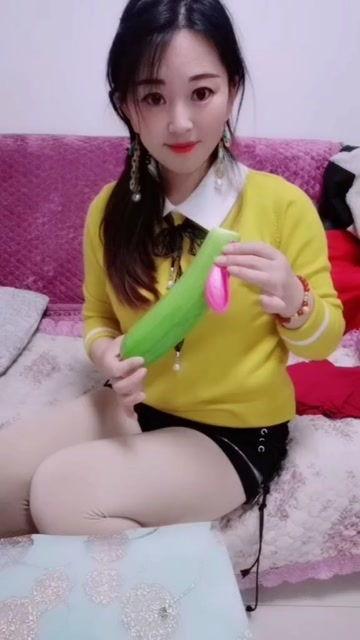 吃角瓜女主播,直播界的美食达人